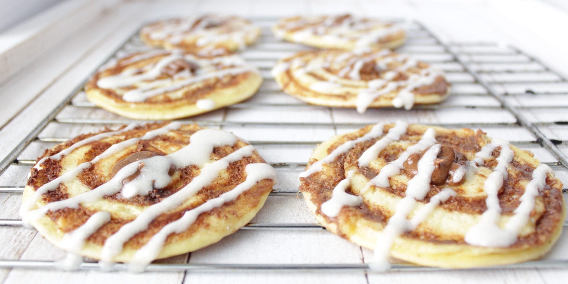 keto cinnamon roll pancakes