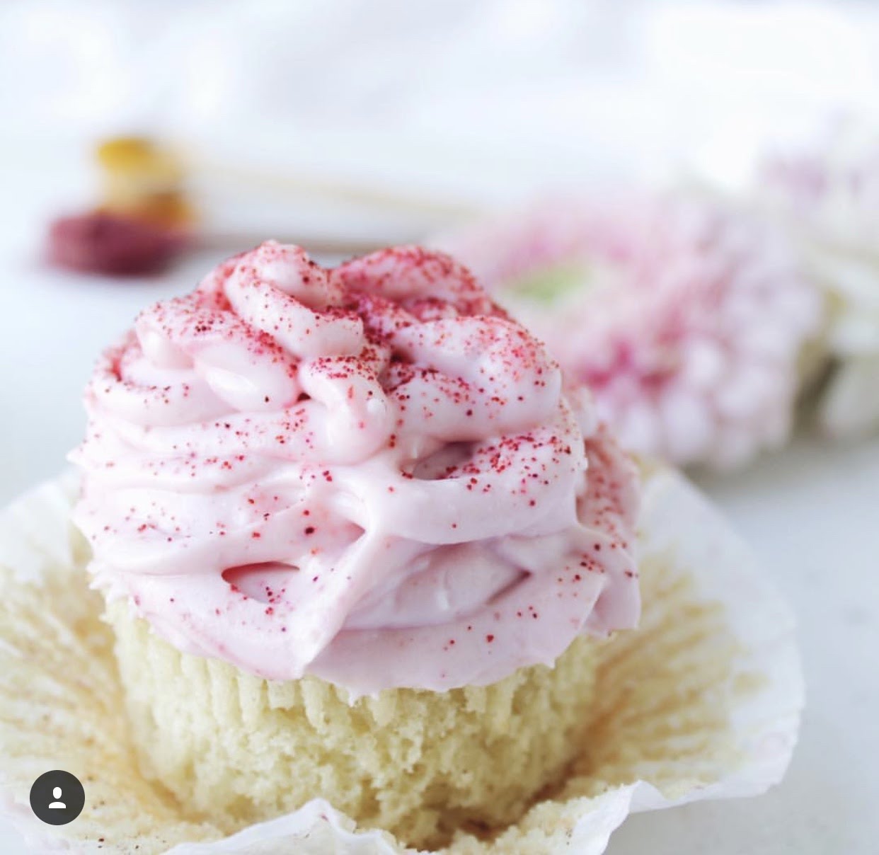 Keto Vanilla Cupcakes
