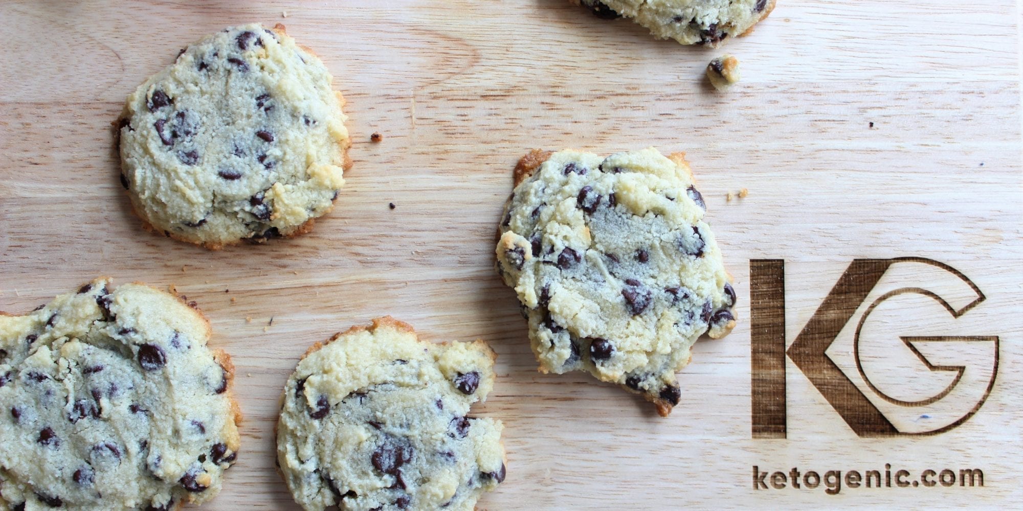 keto chocolate chip cookies