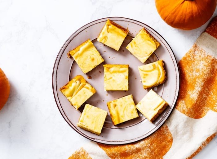 keto pumpkin cheesecake bars