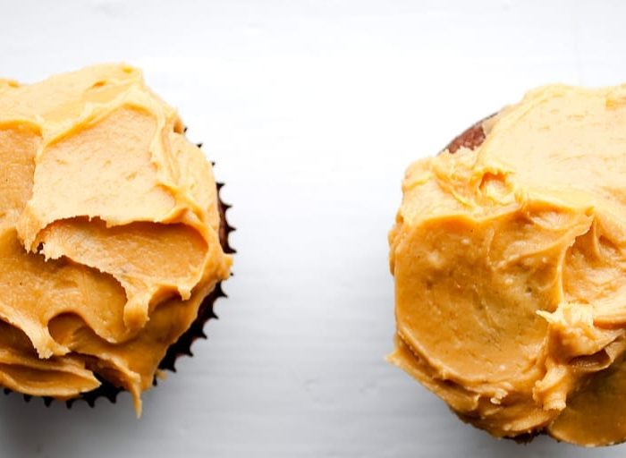 keto peanut butter frosting on cupcakes