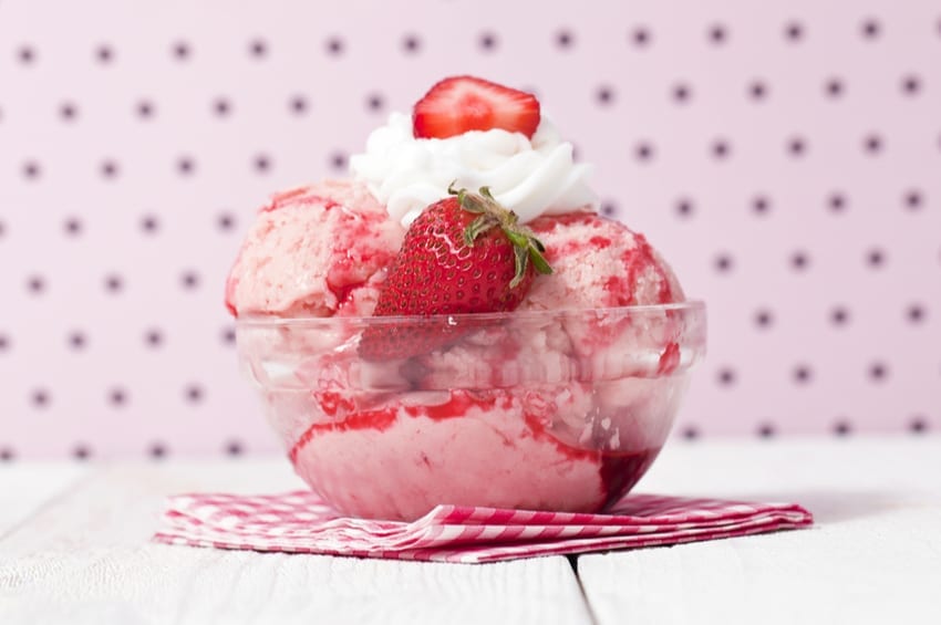 Keto Strawberry Sundae