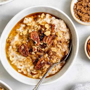 Maple & Brown Sugar Oatmeal with Honey Roasted Almond Topping