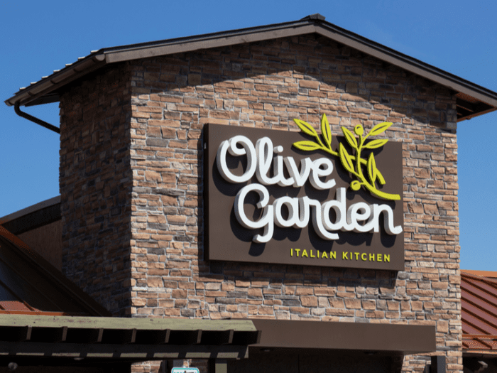 Olive garden building and sign