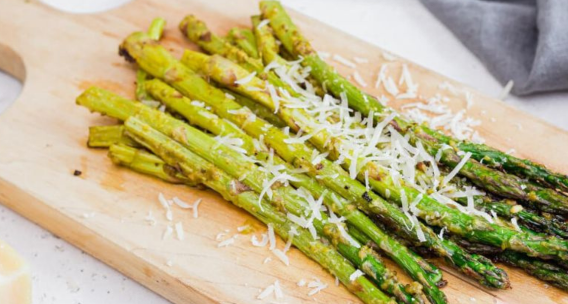 Pesto asparagus with parmesan