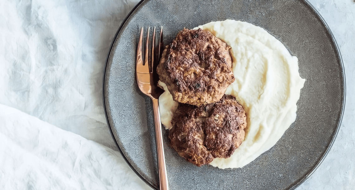 Blue cheese beef patties and caulioflower