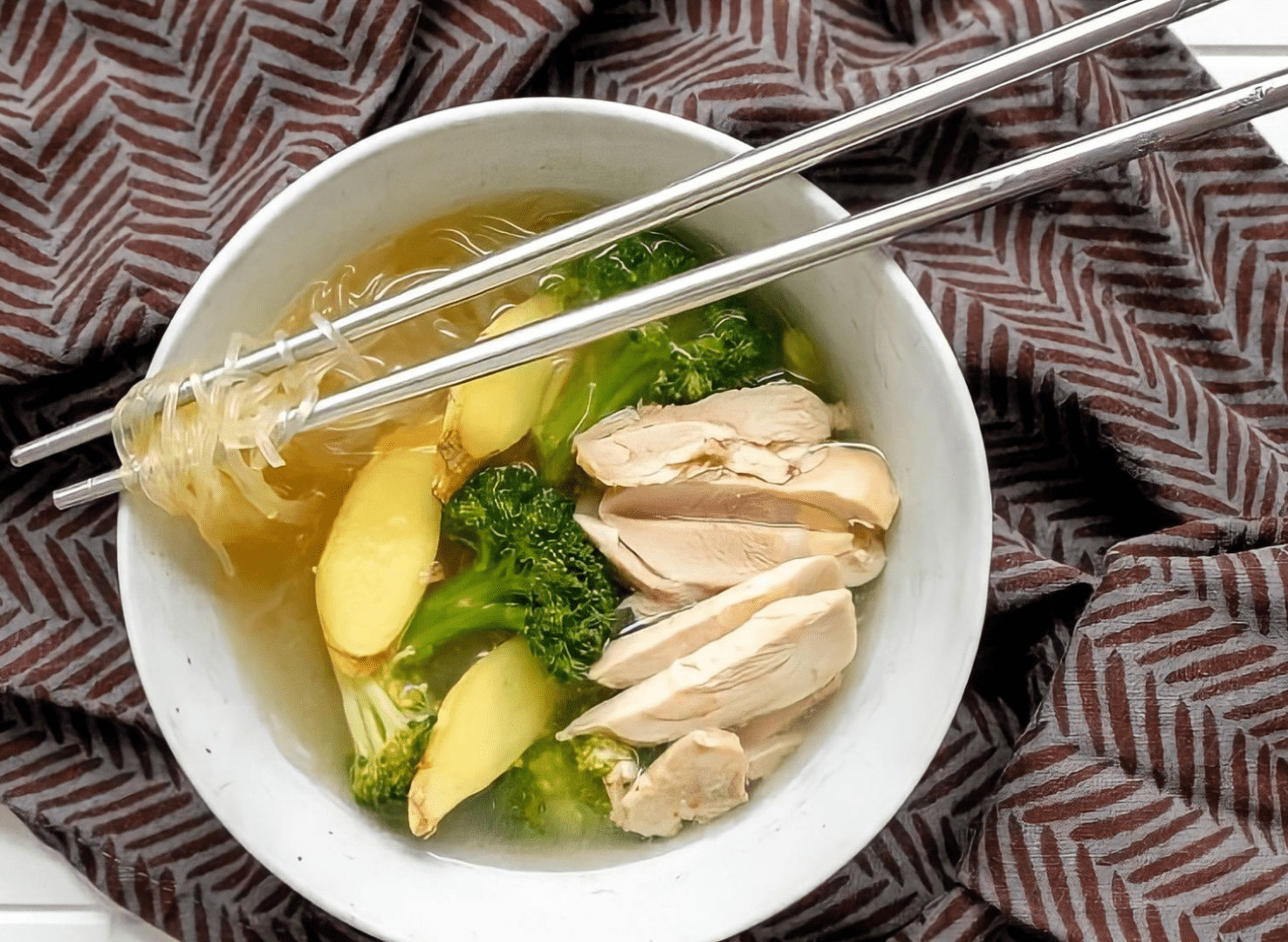 Chicken and broccoli shirataki noodle soup